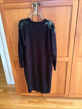 Embellished Shoulder Black Long-Sleeve Knit Dress